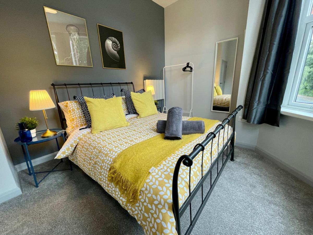 Trendy Stylish Apartment! - 5 Minute Walk To The Best Beach! - Great Location - Parking - Fast Wifi - Smart Tv - Newly Decorated - Sleeps Up To 6! Close To Bournemouth & Poole Town Centre & Sandbanks Exteriér fotografie
