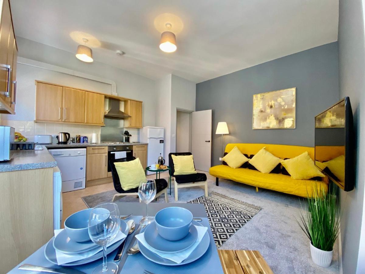 Trendy Stylish Apartment! - 5 Minute Walk To The Best Beach! - Great Location - Parking - Fast Wifi - Smart Tv - Newly Decorated - Sleeps Up To 6! Close To Bournemouth & Poole Town Centre & Sandbanks Exteriér fotografie