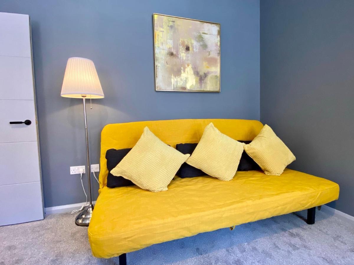 Trendy Stylish Apartment! - 5 Minute Walk To The Best Beach! - Great Location - Parking - Fast Wifi - Smart Tv - Newly Decorated - Sleeps Up To 6! Close To Bournemouth & Poole Town Centre & Sandbanks Exteriér fotografie
